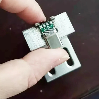 Fornecedores de fábrica Semi-Auto USB C Cápel de dados de carregamento rápido fio Máquina de soldagem automática completa