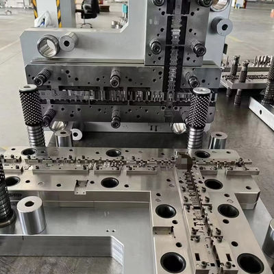 Molde de crimpagem de terminais metálicos com punção SPM 200 e economia de material de 10% para máquina de prensa de alta velocidade